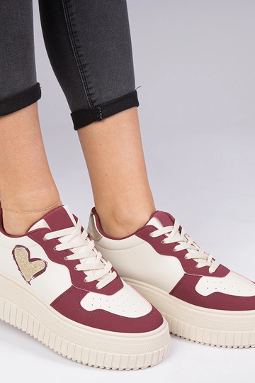 Bordeaux dames sneakers met een glinsterend hartje Laira 2