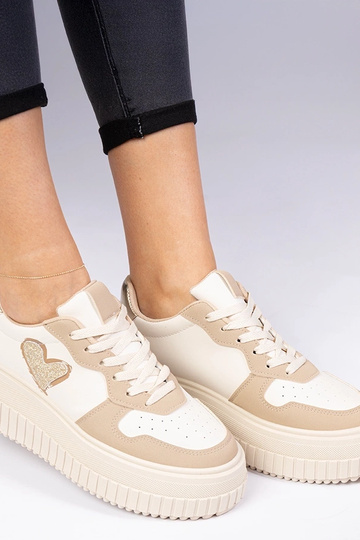 Bruine dames sneakers met een glinsterend hartje Laira