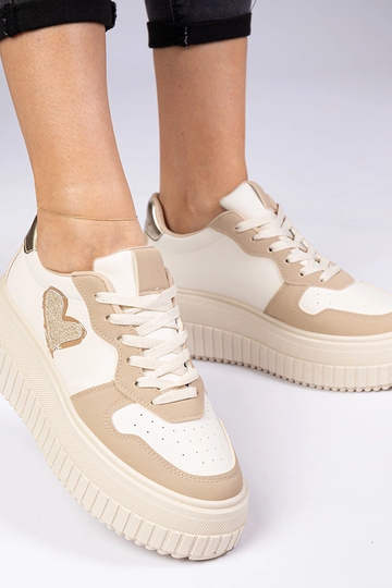 Bruine dames sneakers met een glinsterend hartje Laira 2