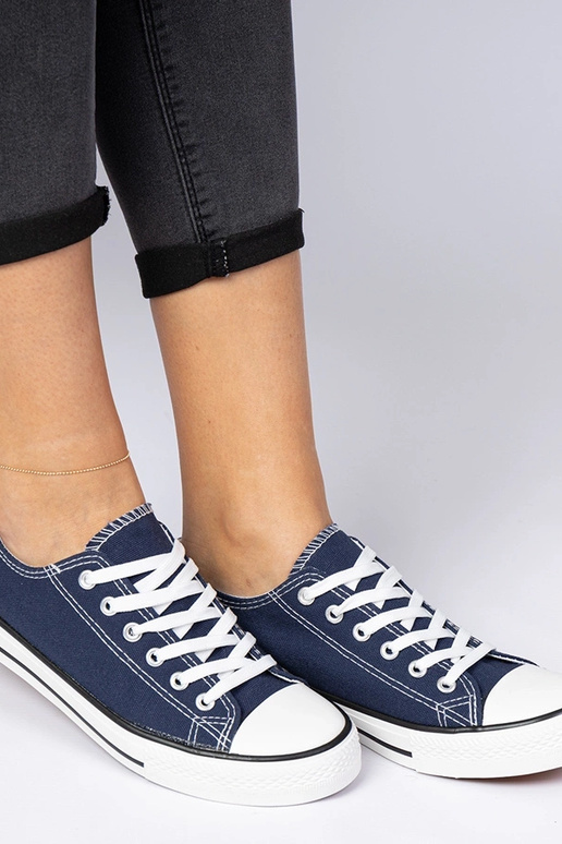 Marineblauwe klassieke dames sneakers... Marineblauwe klassieke dames sneakers...