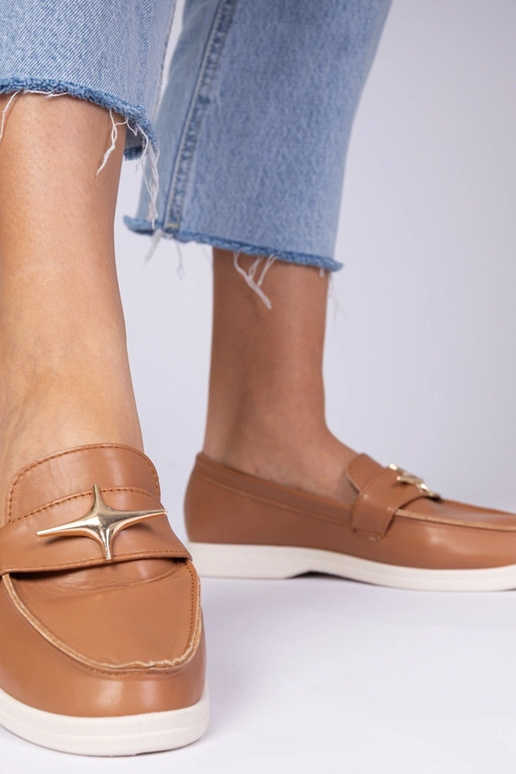 Bruine dames mocassins met gouden... Bruine dames mocassins met gouden...