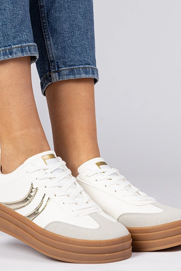 Witte sportieve sneakers...