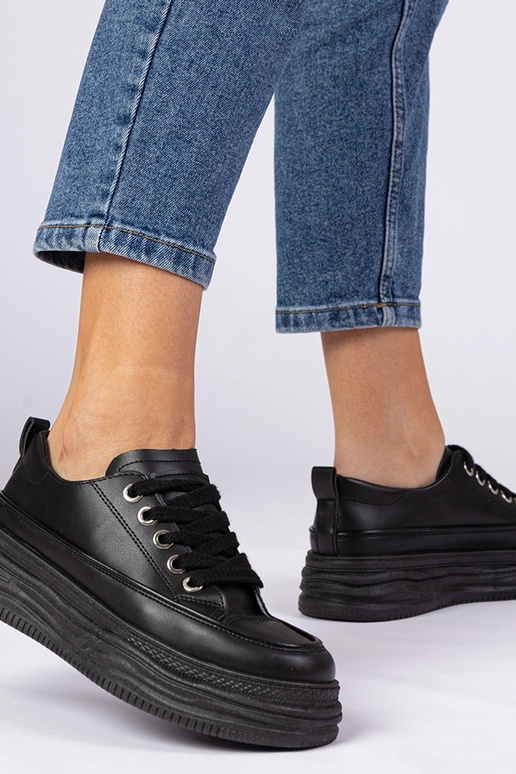 Zwarte dames sneakers met hoge zool... Zwarte dames sneakers met hoge zool...