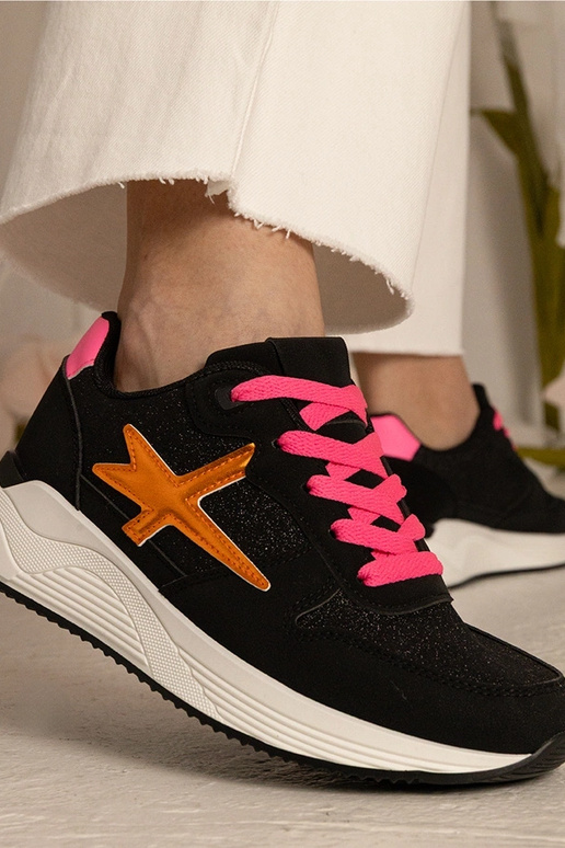 Zwarte sportieve dames sneakers met... Zwarte sportieve dames sneakers met...