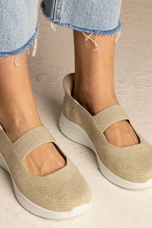 Beige sneakers met geperforeerde zool... Beige sneakers met geperforeerde zool...