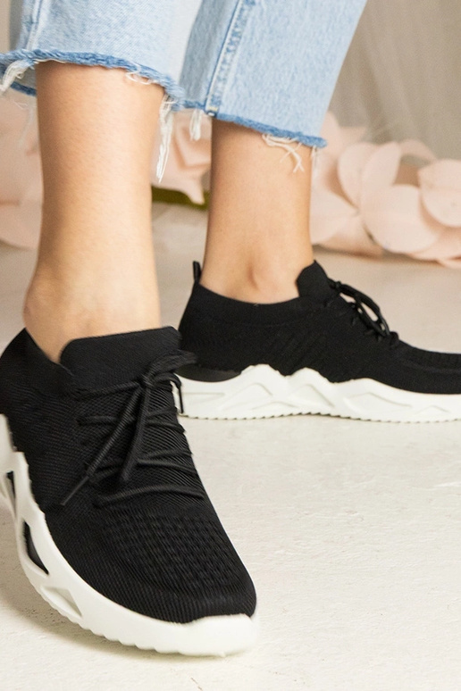 Zwarte sneakers met sok-achtige...