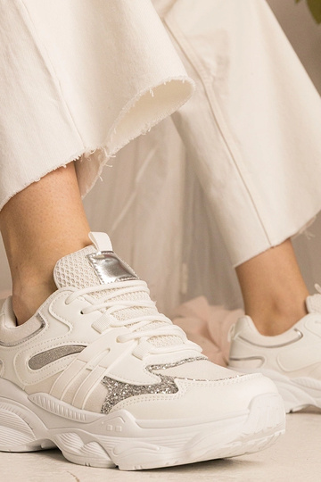 Witte dames sneakers sportief met glitters Maleda 2