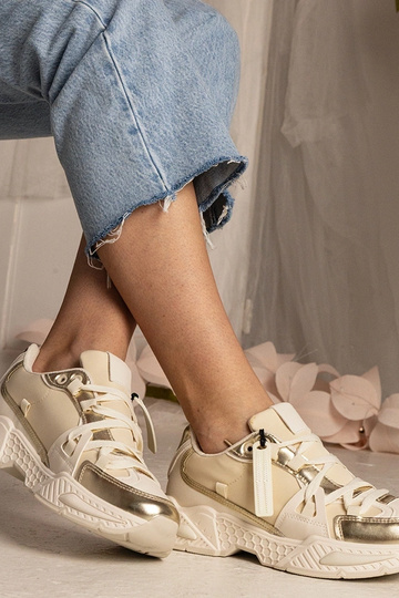 Beige dames sneakers op dikke zool Balika 2