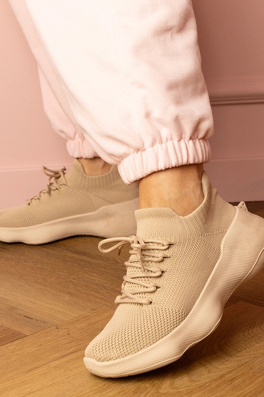 Zandkleurige dames sportieve schoenen...