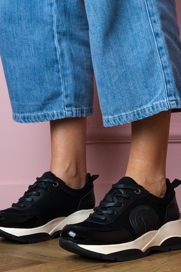 Zwarte dames sportschoenen...