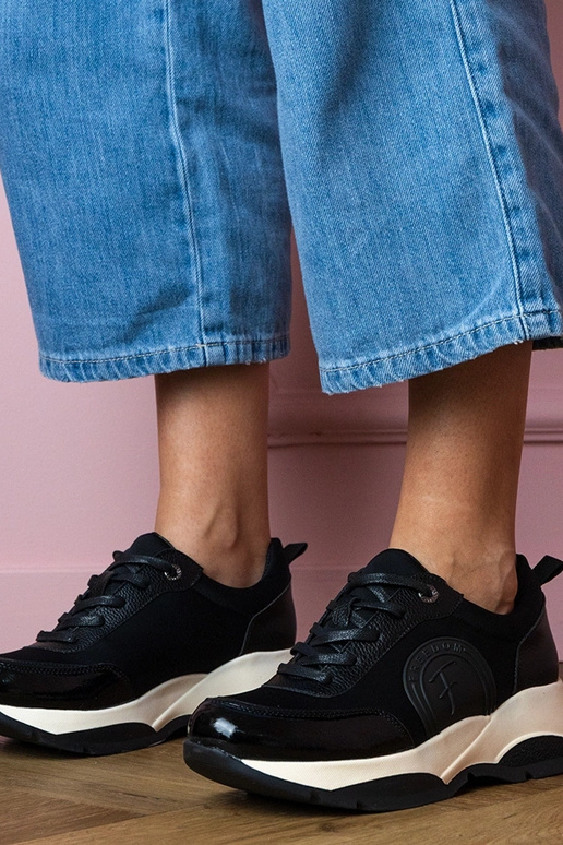 Zwarte dames sportschoenen Wener Zwarte dames sportschoenen Wener