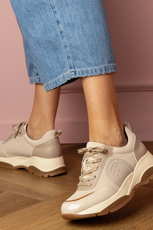 Zandkleurige dames sportschoenen Wener Zandkleurige dames sportschoenen Wener