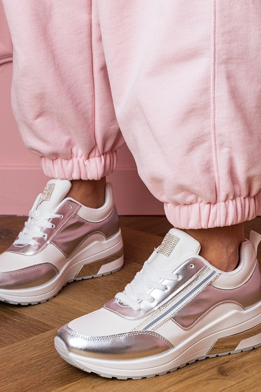 Witte dames sportschoenen met... Witte dames sportschoenen met...