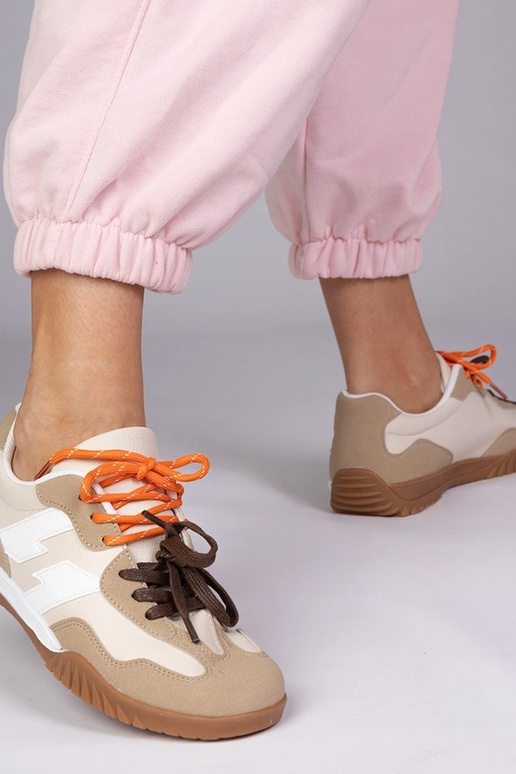 Zandkleurige sportschoenen met...