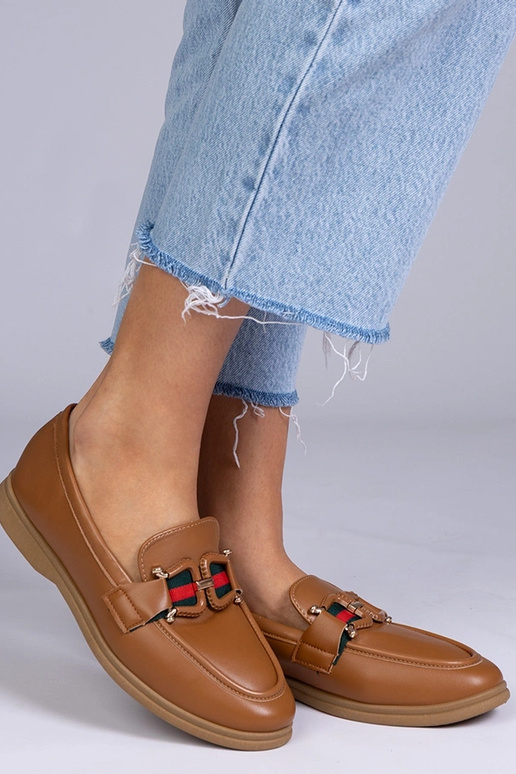 Zandkleurige mokassins van kunstleer...