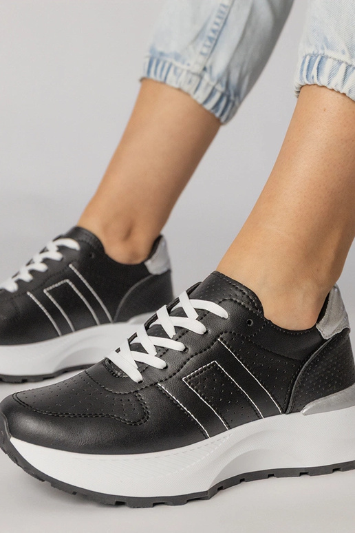 Zwarte sneakers met zilveren inzet,...