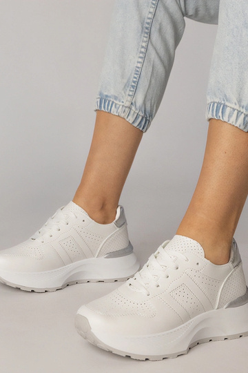 Witte sportschoenen met...