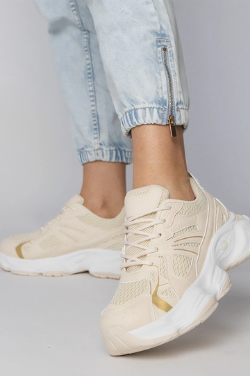 Zandkleurige sportschoenen op een dikke zool, „Klarris"