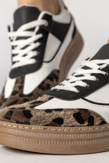 Zwart-witte sportschoenen met panterinzet, „Meril" 2