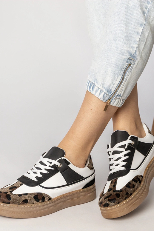 Zwart-witte sportschoenen met...