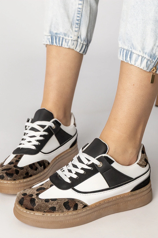 Zwart-witte sportschoenen met...