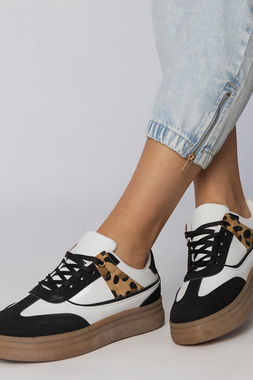 Wit-zwart sportschoenen met panterinzet, „Meril" 2