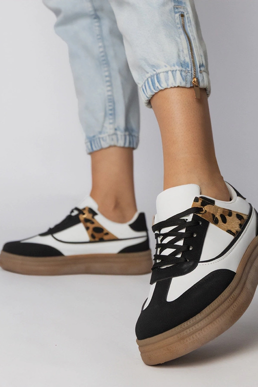 Wit-zwart sportschoenen met...