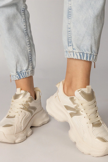 Zandkleurige dames sportschoenen met gouden inzet, „Sandra" 2