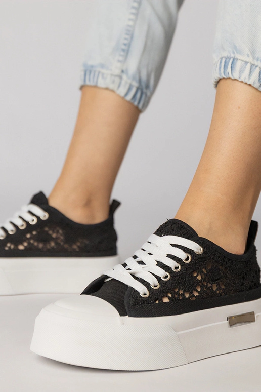 Zwarte gemêleerde dames...