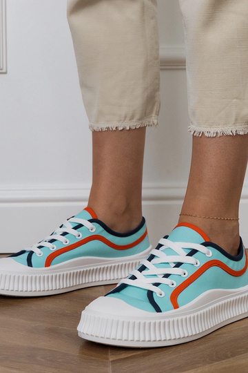 Blauwe dames schoenen op een platform, „Salis"