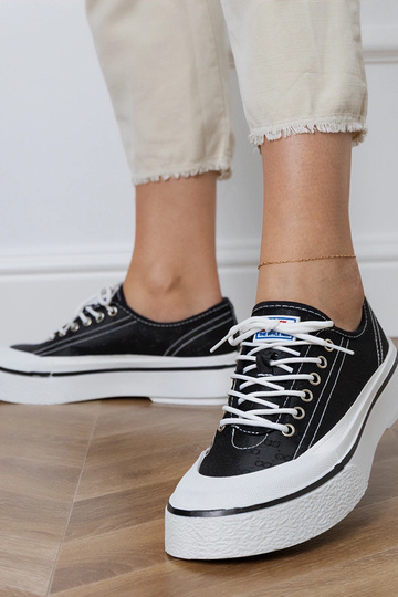 Zwarte dames schoenen op een platform, „Greta"