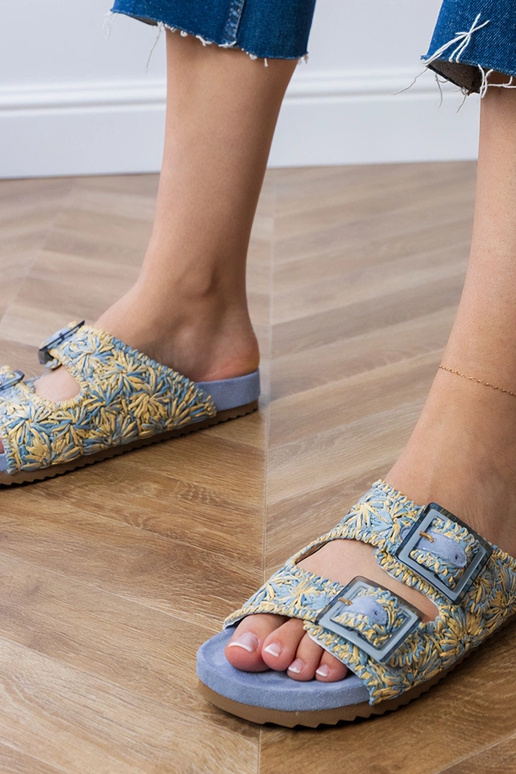 Blauwe gebreide slippers met gespen...