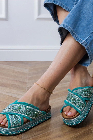 Groene slippers met zirconia kristallen op de banden, „Kelara" 2