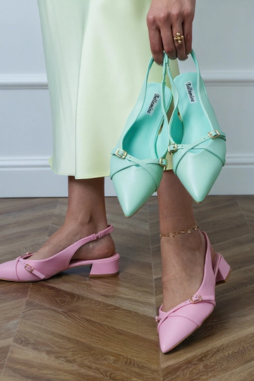 Roze sandaaltjes op lage...