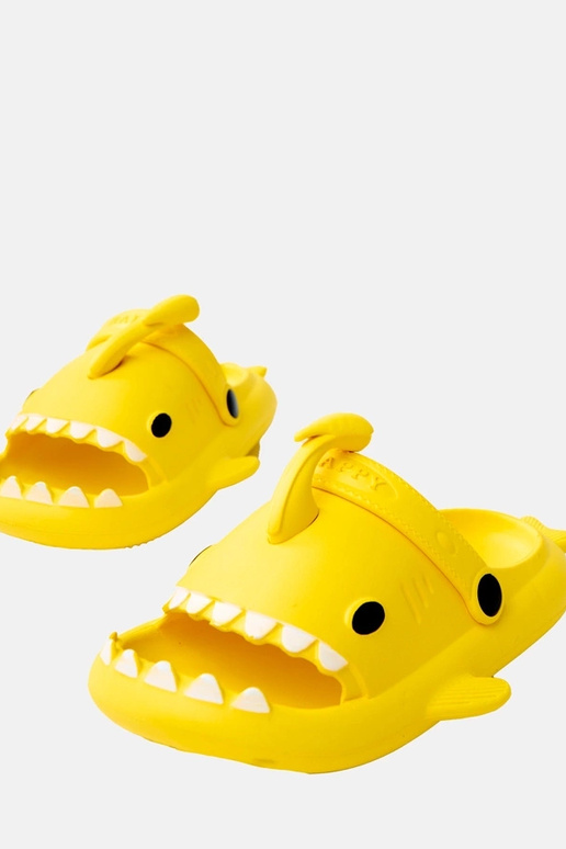 Gele kinderslippers met haai-motieven...