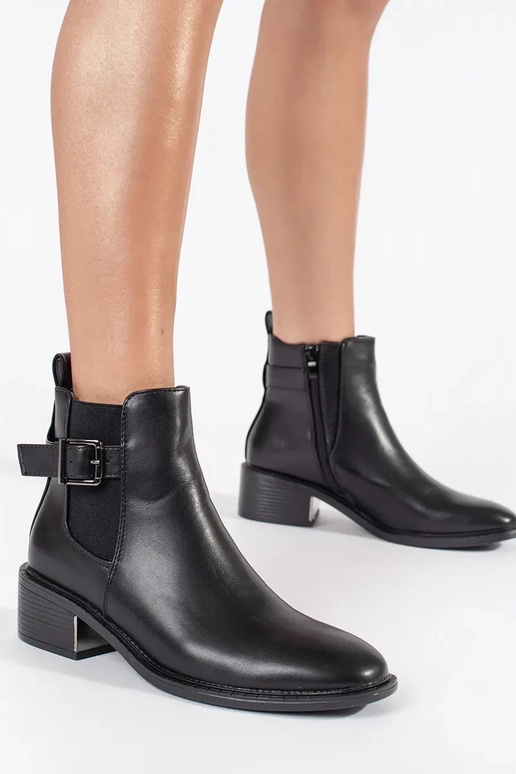 Klassiek model schoen in zwarte kleur... Klassiek model schoen in zwarte kleur...