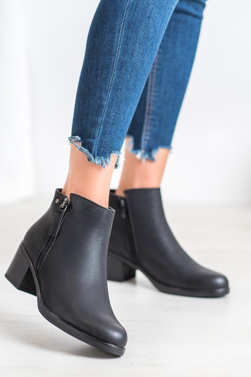 Enkellaarzen met hakken Enkellaarzen met hakken