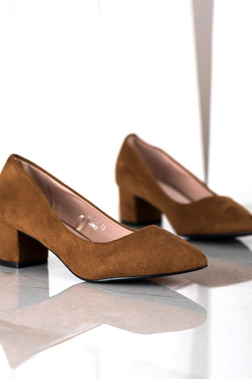 Bruine spitse pumps