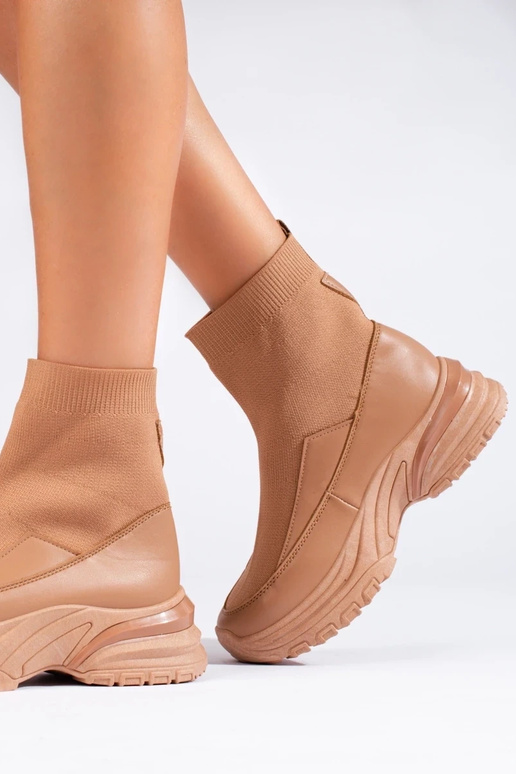 Sportieve damesschoenen in bruine kleur Sportieve damesschoenen in bruine kleur