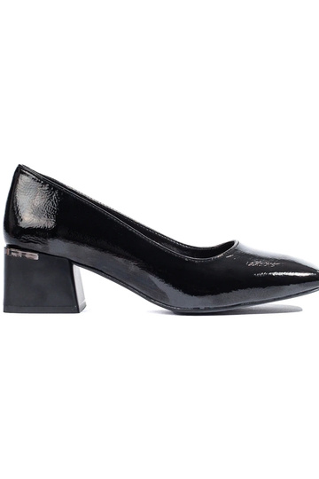 Schoenen met hoge hakken...