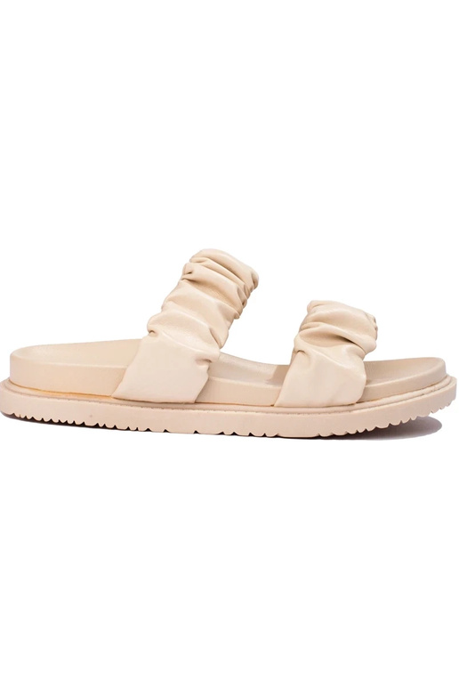 Beige pantoffels met gespen