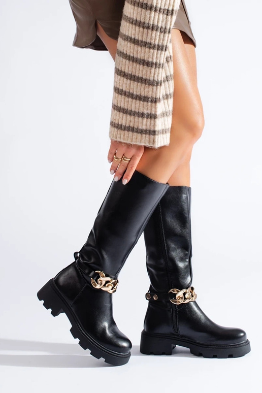 Lange schoenen met ketting van ecoleer Lange schoenen met ketting van ecoleer