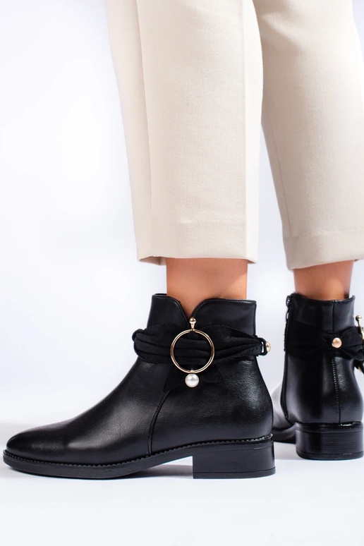 Platte dameslaarzen in de kleur zwart