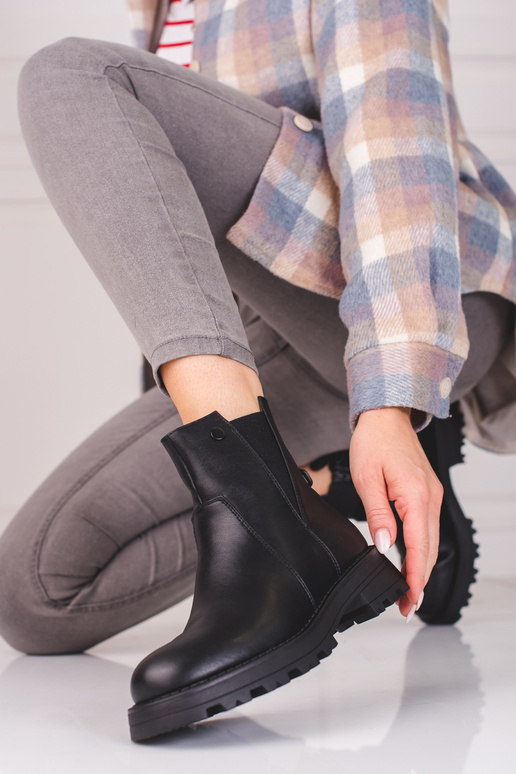 zwarte damesschoenen gemaakt van ecoleer