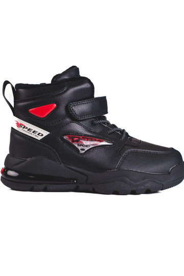 met veters schoenen jongens...