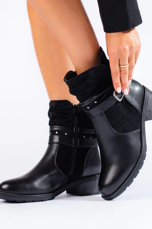 Dameslaarzen met decoratief lint Dameslaarzen met decoratief lint