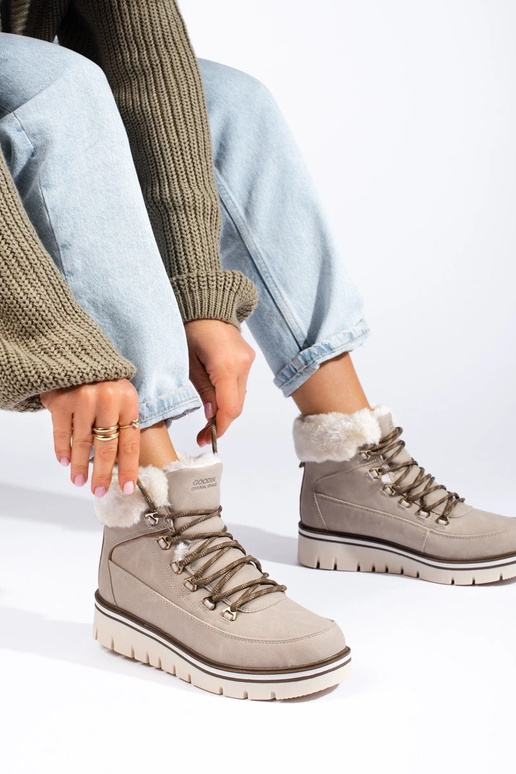 Dameslaarzen met platform in beige kleur