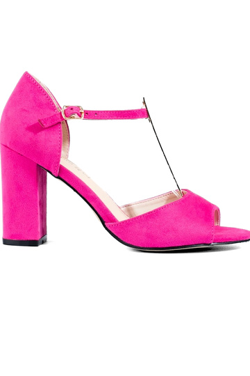 roze sandalen met hoge hak...