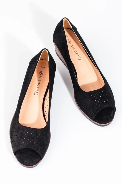 met opengewerkte elementen gemaakt... met opengewerkte elementen gemaakt...