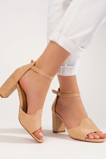 beige sandalen met hak Potocki 2